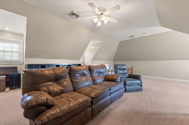 230 Royal Drive, London, KY 40744