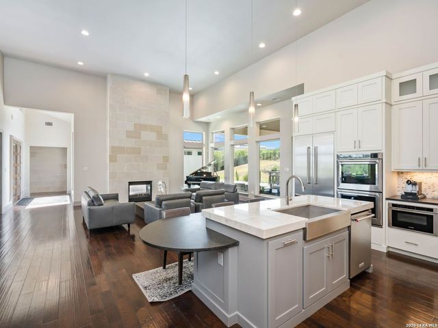 23214 Edens Canyon, San Antonio, TX 78255