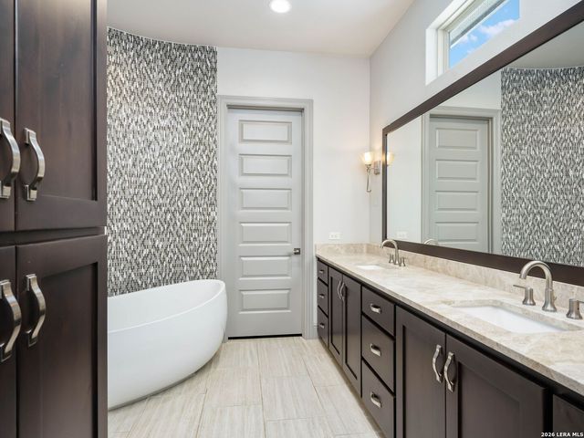 23214 Edens Canyon, San Antonio, TX 78255