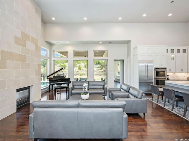 23214 Edens Canyon, San Antonio, TX 78255