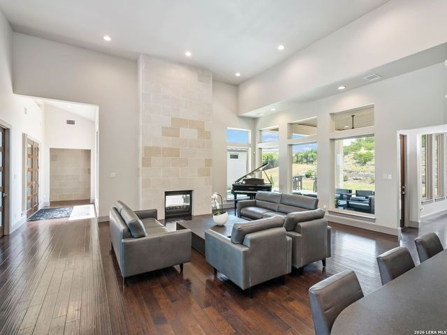 23214 Edens Canyon, San Antonio, TX 78255