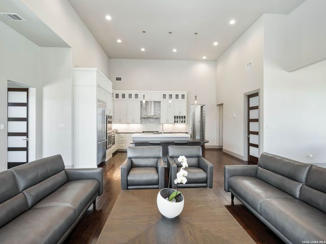 23214 Edens Canyon, San Antonio, TX 78255