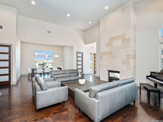 23214 Edens Canyon, San Antonio, TX 78255