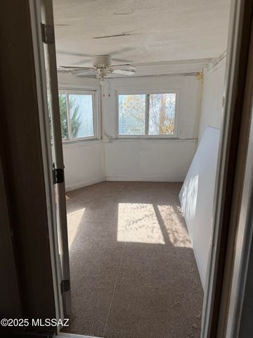 341 S Lawson Lane, Willcox, AZ 85643