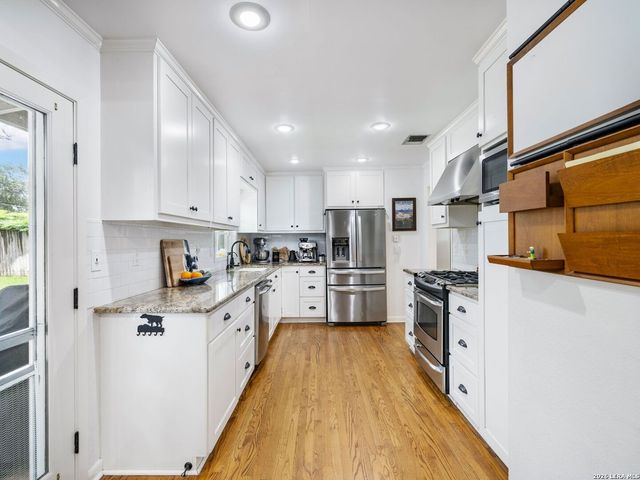 215 Ridgehaven, San Antonio, TX 78209
