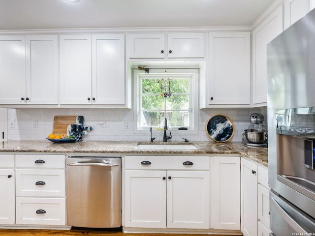215 Ridgehaven, San Antonio, TX 78209