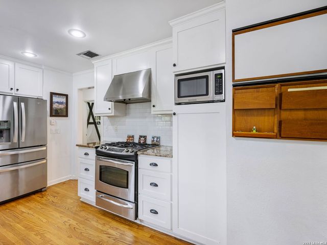 215 Ridgehaven, San Antonio, TX 78209