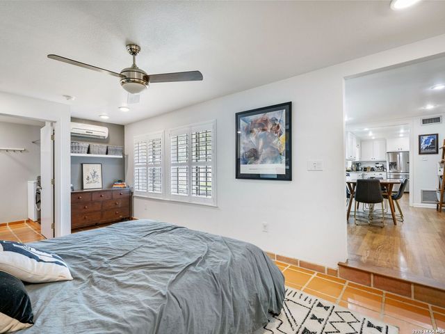 215 Ridgehaven, San Antonio, TX 78209