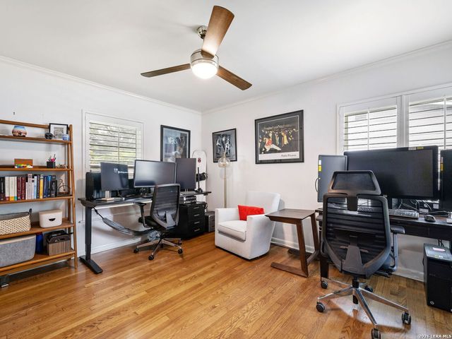 215 Ridgehaven, San Antonio, TX 78209