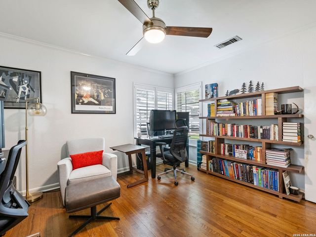 215 Ridgehaven, San Antonio, TX 78209
