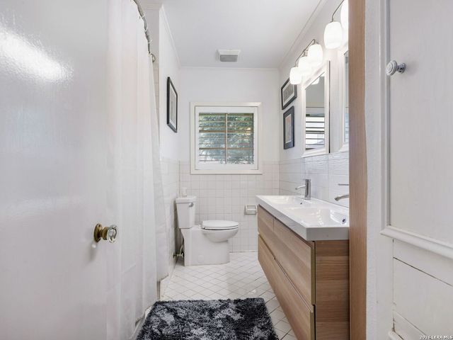 215 Ridgehaven, San Antonio, TX 78209