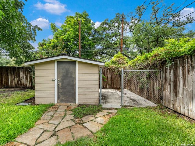 215 Ridgehaven, San Antonio, TX 78209
