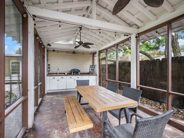 215 Ridgehaven, San Antonio, TX 78209