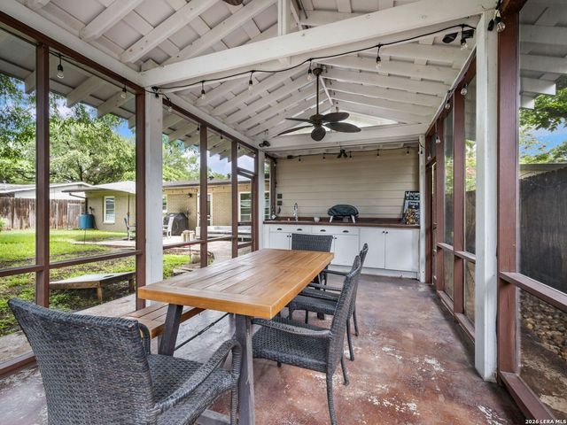 215 Ridgehaven, San Antonio, TX 78209