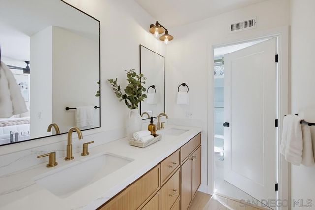 13936 Barrymore, San Diego, CA 92129