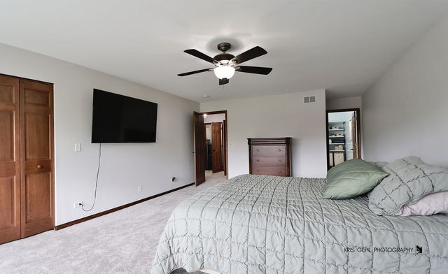 992 Mackenzie Drive, Antioch, IL 60002