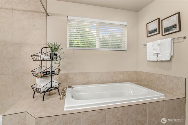 810 90th Street NW, Tulalip, WA 98271