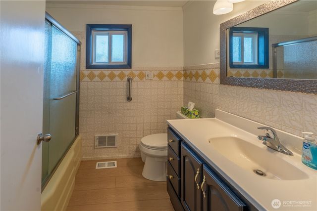 733 W 14th Street, Port Angeles, WA 98363