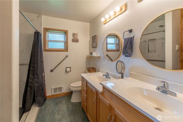733 W 14th Street, Port Angeles, WA 98363