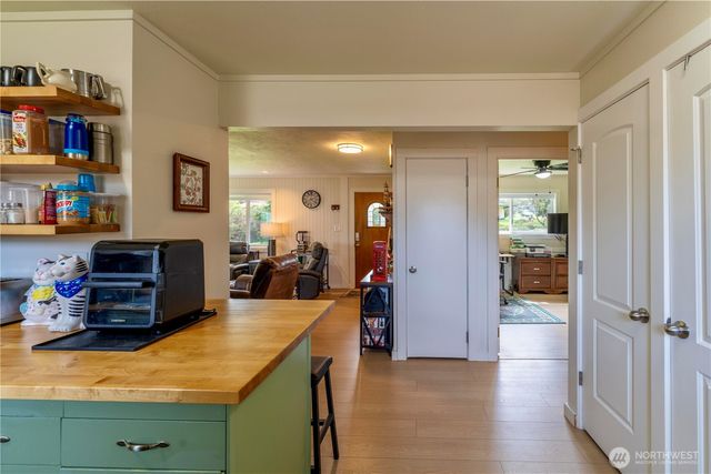 733 W 14th Street, Port Angeles, WA 98363
