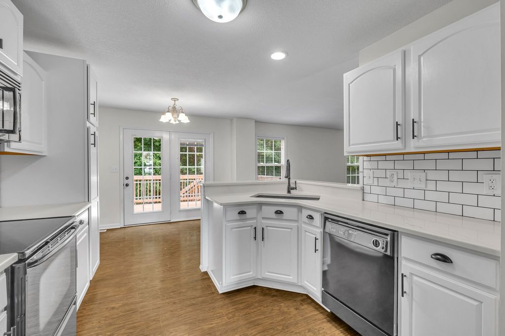 2701 Hidden Ridge Ct, Clarksville, TN 37043
