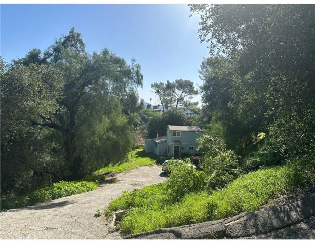 12211 Forest Trail, Sylmar, CA 91342