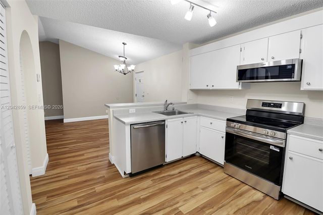 10111 W Sunrise Blvd 303, Plantation, FL 33322