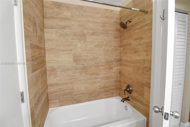 10111 W Sunrise Blvd 303, Plantation, FL 33322