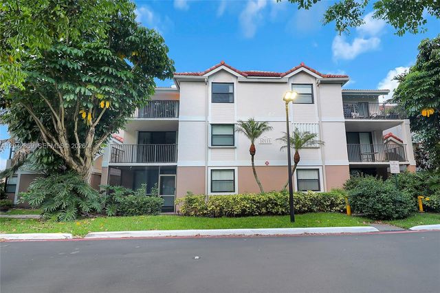 10111 W Sunrise Blvd 303, Plantation, FL 33322