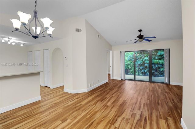 10111 W Sunrise Blvd 303, Plantation, FL 33322