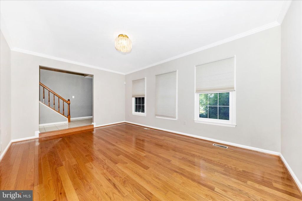 Image 10 of property listing at 12007 LEATHERBARK WAY, Germantown, MD 20874