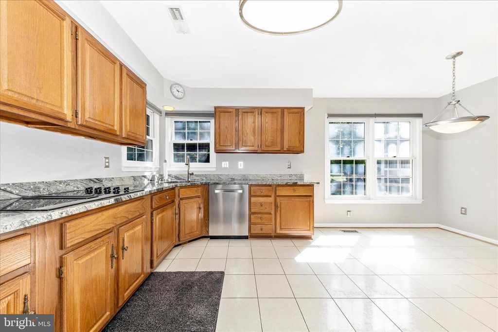 Image 12 of property listing at 12007 LEATHERBARK WAY, Germantown, MD 20874
