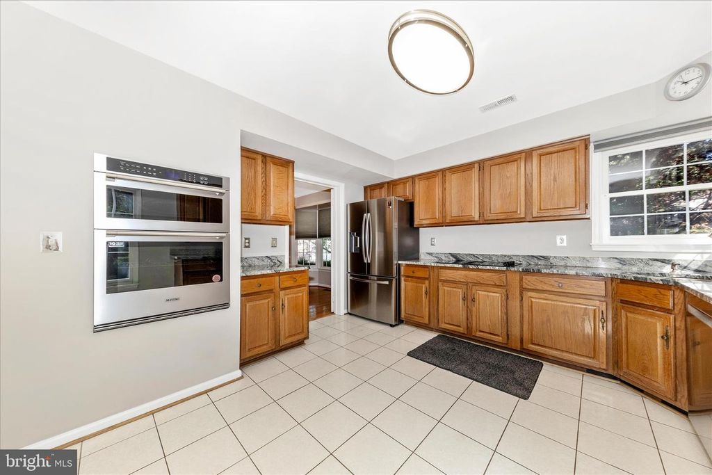 Image 14 of property listing at 12007 LEATHERBARK WAY, Germantown, MD 20874