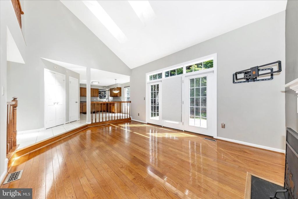 Image 19 of property listing at 12007 LEATHERBARK WAY, Germantown, MD 20874