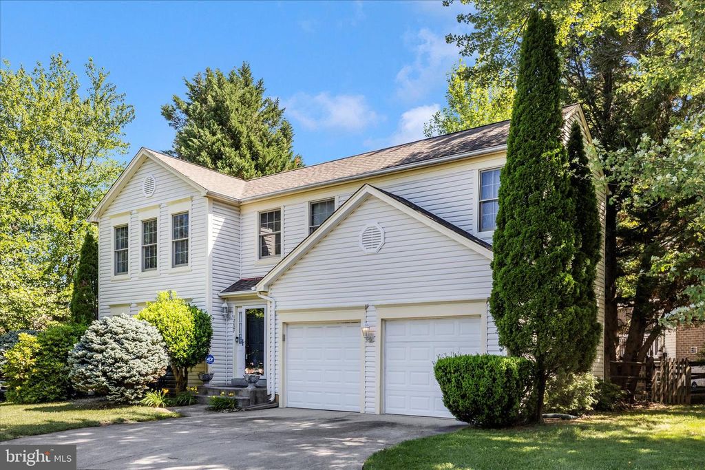 Image 2 of property listing at 12007 LEATHERBARK WAY, Germantown, MD 20874
