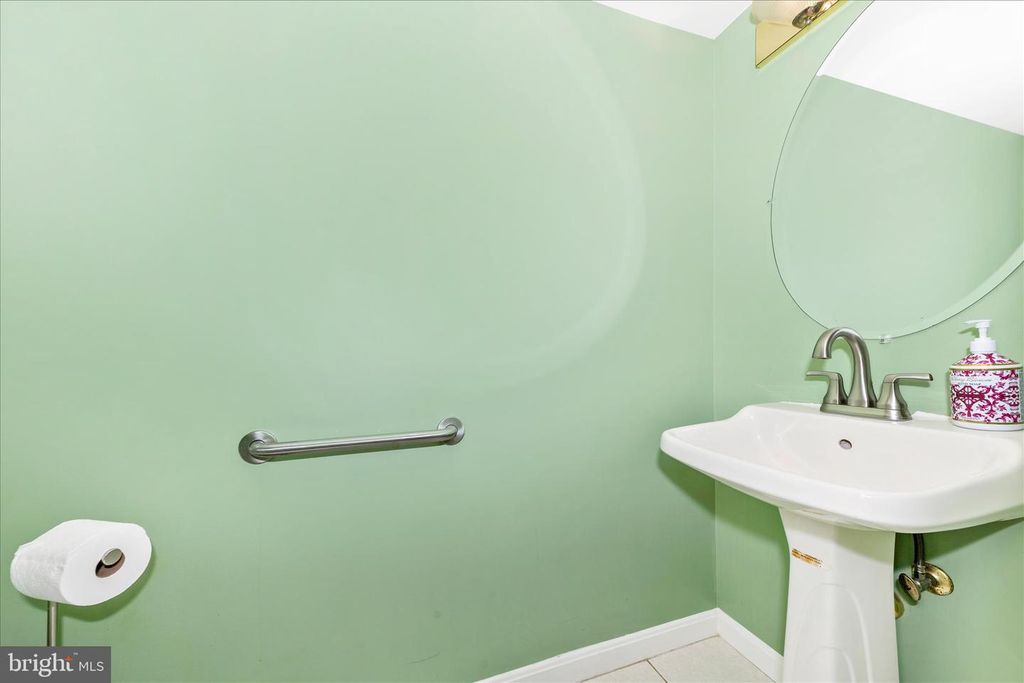 Image 20 of property listing at 12007 LEATHERBARK WAY, Germantown, MD 20874