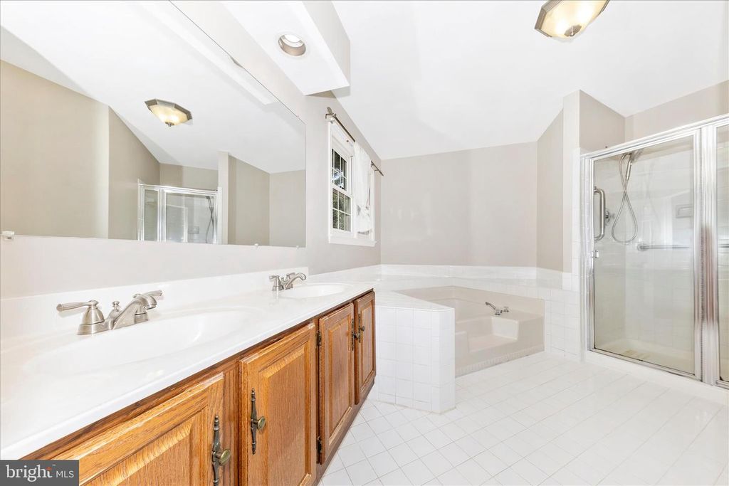 Image 26 of property listing at 12007 LEATHERBARK WAY, Germantown, MD 20874