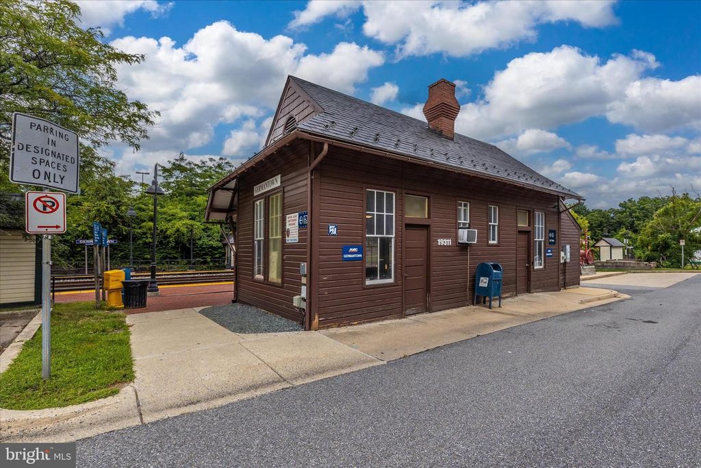 Image 49 of property listing at 12007 LEATHERBARK WAY, Germantown, MD 20874