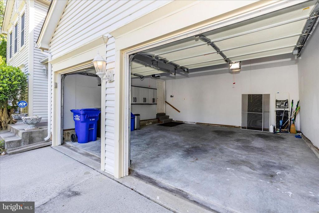 Image 5 of property listing at 12007 LEATHERBARK WAY, Germantown, MD 20874