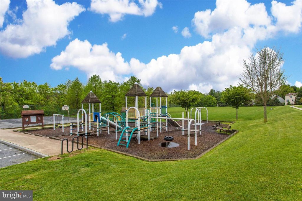 Image 55 of property listing at 12007 LEATHERBARK WAY, Germantown, MD 20874