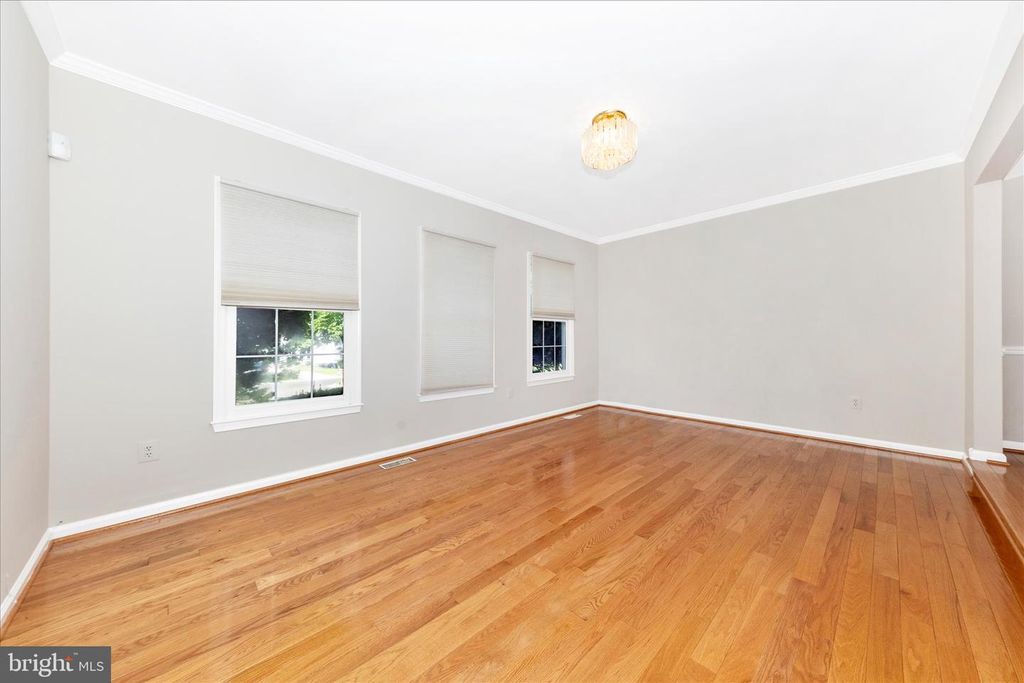 Image 7 of property listing at 12007 LEATHERBARK WAY, Germantown, MD 20874