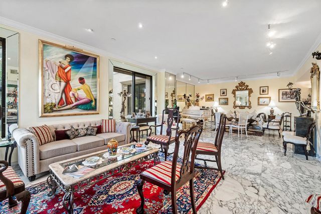 150 Bradley Place 101, Palm Beach, FL 33480