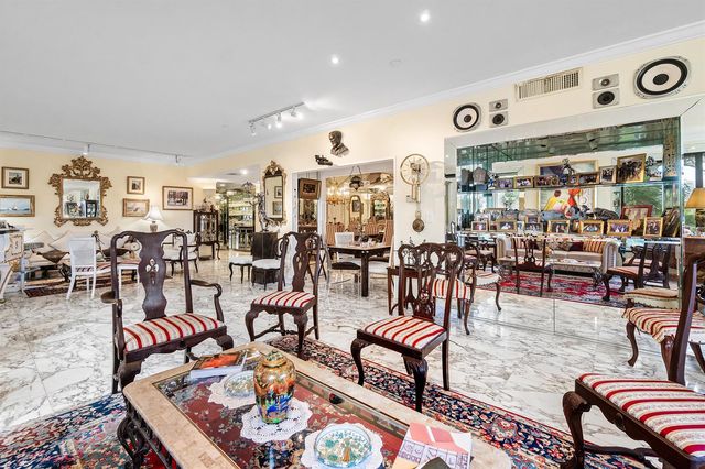 150 Bradley Place 101, Palm Beach, FL 33480