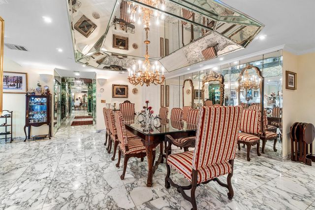 150 Bradley Place 101, Palm Beach, FL 33480