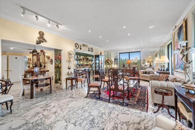 150 Bradley Place 101, Palm Beach, FL 33480