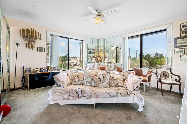 150 Bradley Place 101, Palm Beach, FL 33480