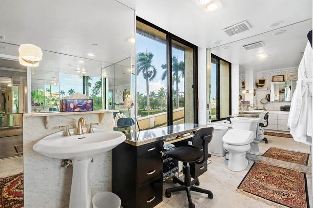 150 Bradley Place 101, Palm Beach, FL 33480