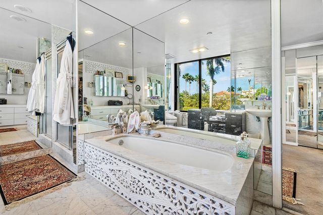 150 Bradley Place 101, Palm Beach, FL 33480