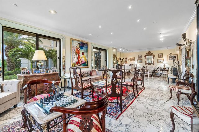 150 Bradley Place 101, Palm Beach, FL 33480