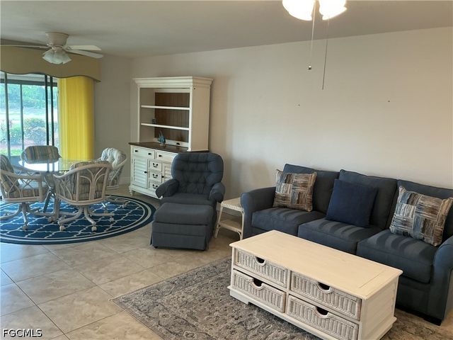 5845 Trailwinds DR 515, Fort Myers, FL 33907